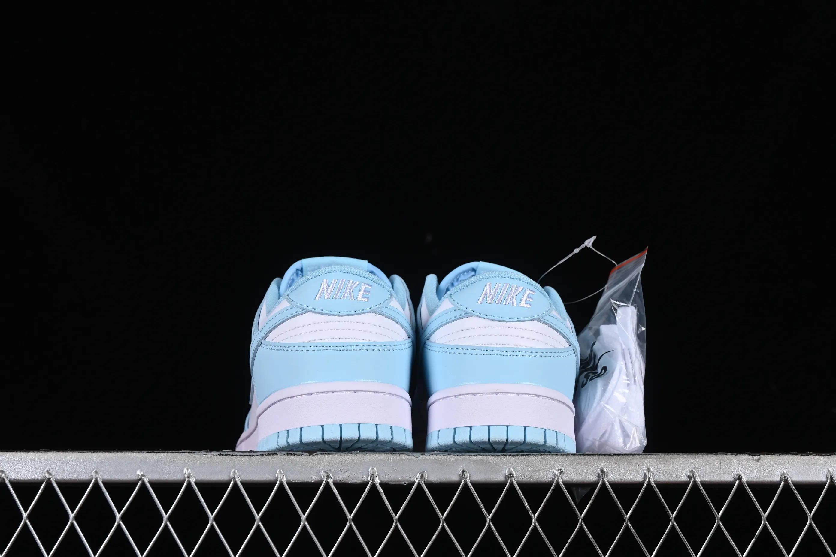 All categories Nk SB Dunk series Nk SB Dunk Low low-top sneakers Nk Dunk Low Retro ice blue color SB low-top casual sneakers DV0833-104